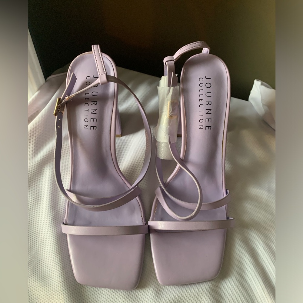 Journee Collection Sandals. Women. Size 8.5. Lavender. Crisscross straps. New